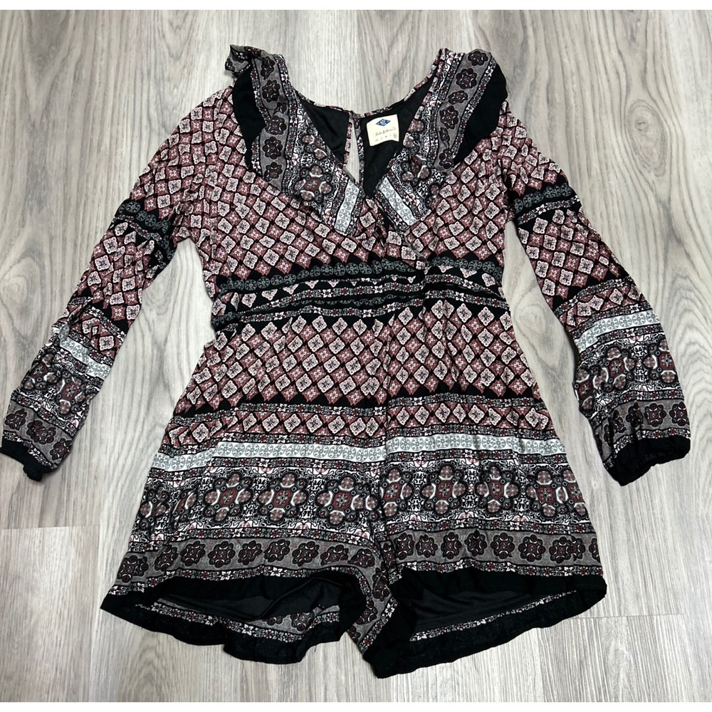 Wild Blue x Sadie Robertson Boho Tile Print Ruffle Open Back Romper XL Burgundy